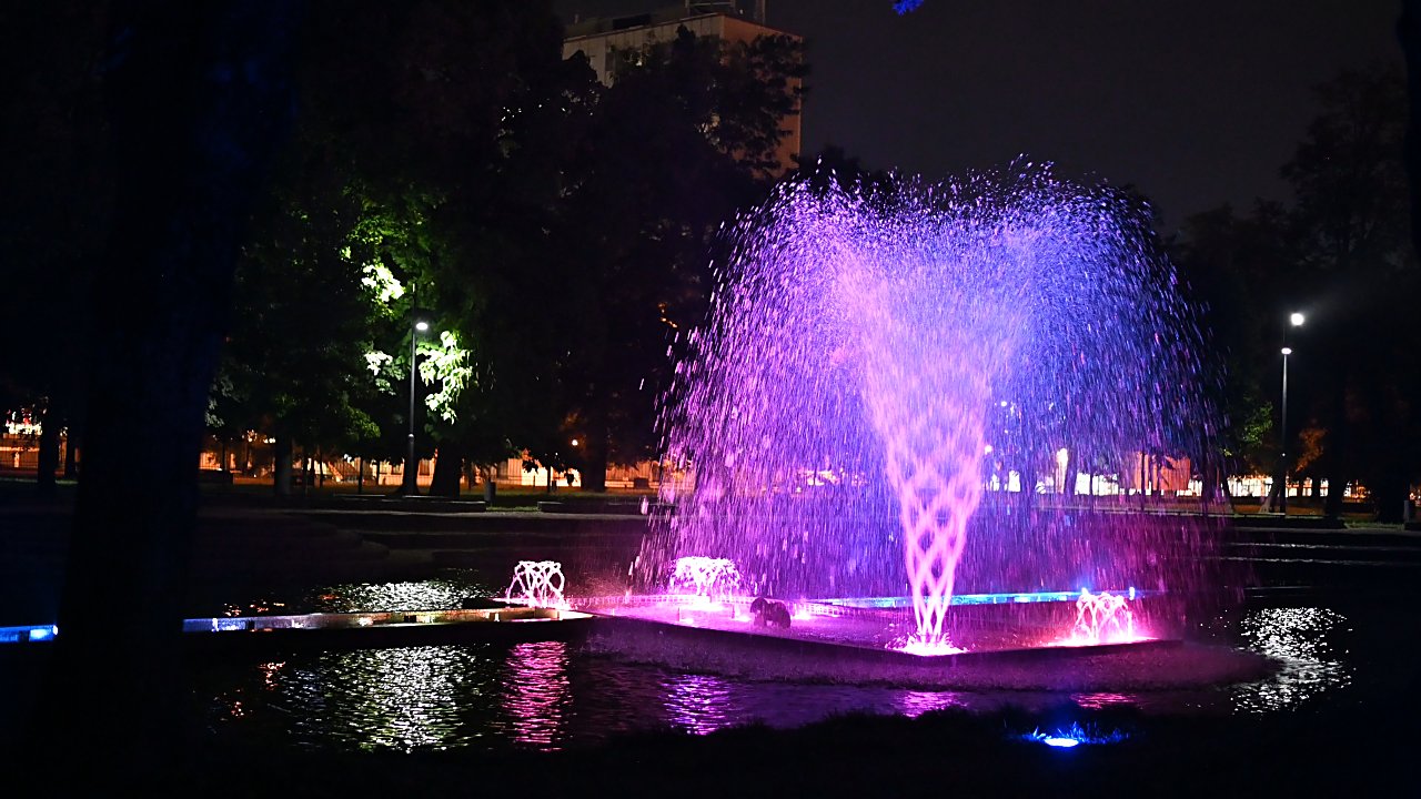 Plávajúca fontána, Mestský park