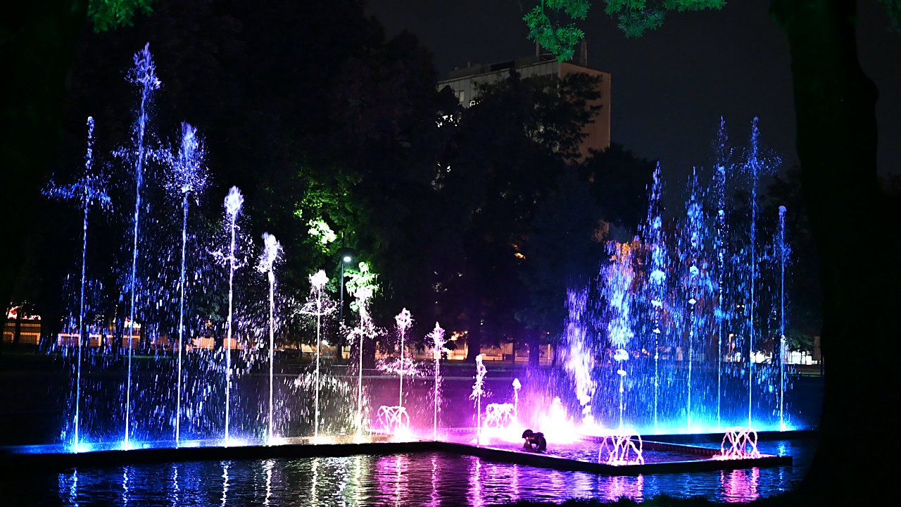 Plávajúca fontána, Mestský park